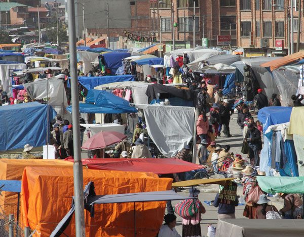 Comerciantes de ropa usada suspenderán la feria 16 de Julio este jueves,  anuncian marchas